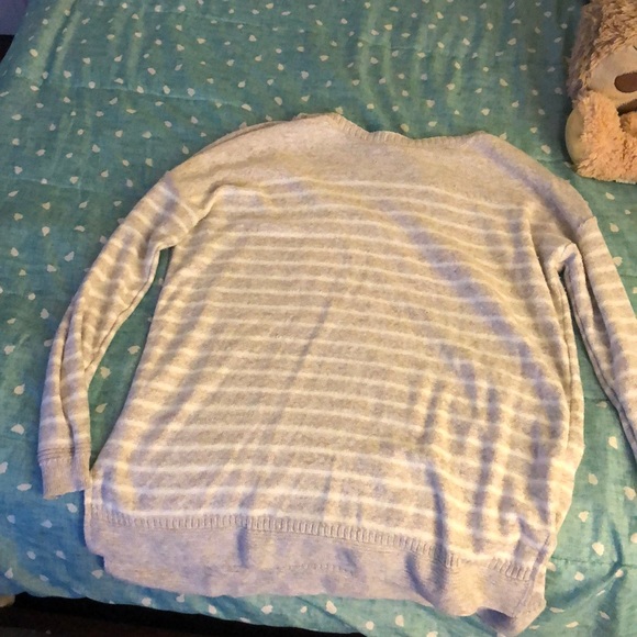Tops - Old navy large long sleeve stripe shirt Gray&white